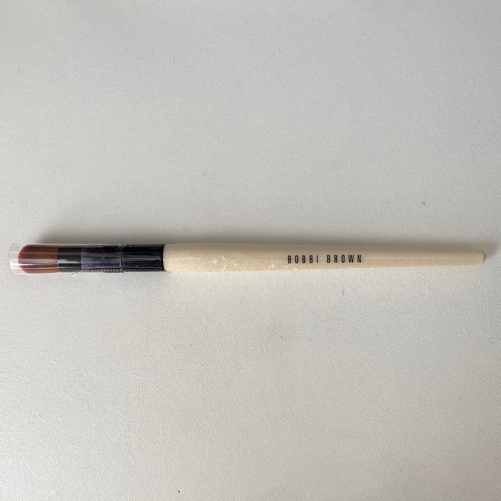 Bobbie Brown Full Coverage Touch Up Makeup Brush